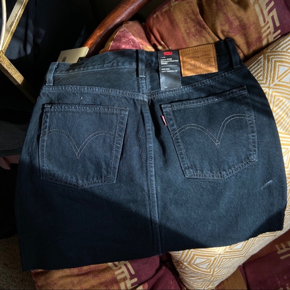 Levi's Black Denim Skirt - Picture 3 of 7